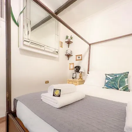 Jungle 13 - Room And Apartments Naples Exterior photo
